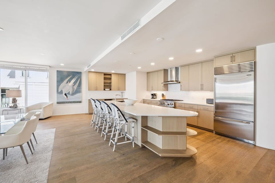 Condo, 3 Bedrooms | Private kitchen | Fridge, oven, coffee/tea maker, toaster