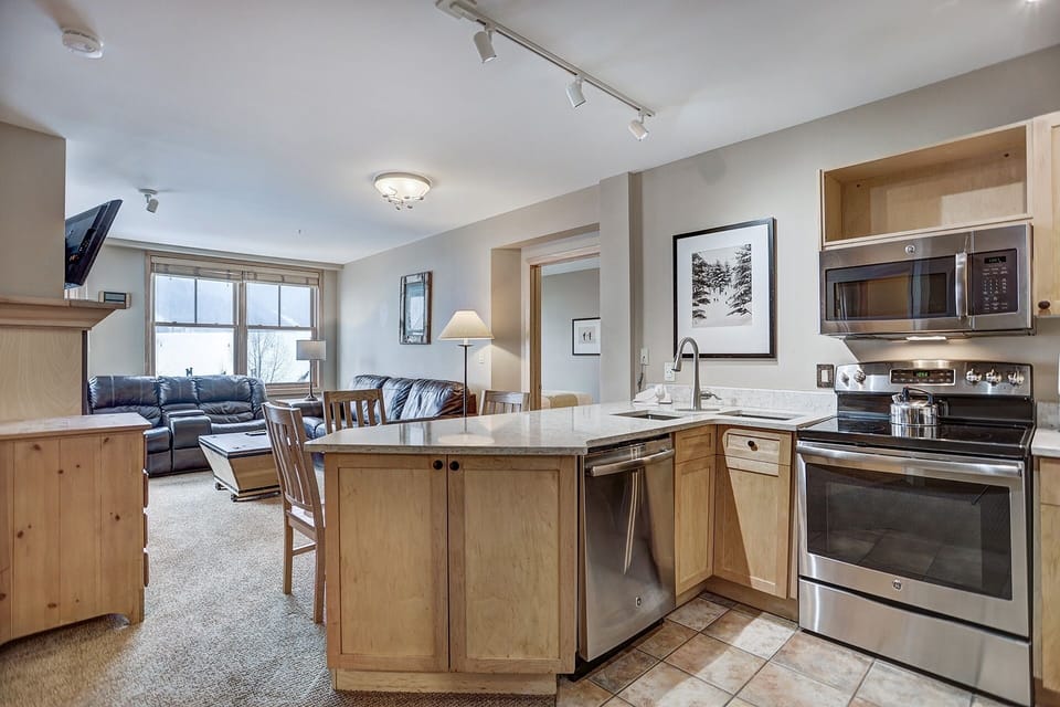 Condo, 2 Bedrooms | Private kitchen | Coffee/tea maker, fridge, oven, toaster