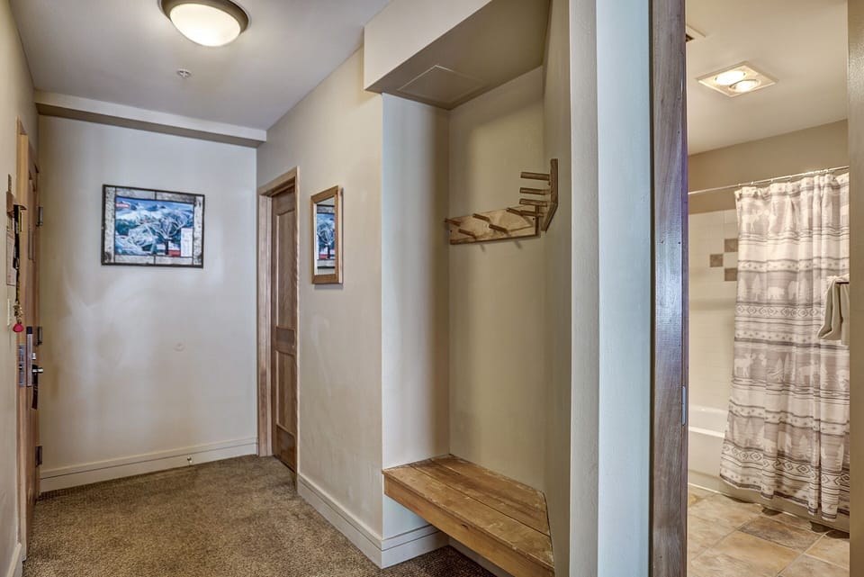 Condo, 2 Bedrooms | Interior