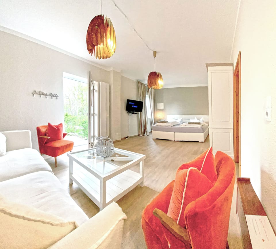 Premium Double Room | Hypo-allergenic bedding, rollaway beds, free WiFi, bed sheets