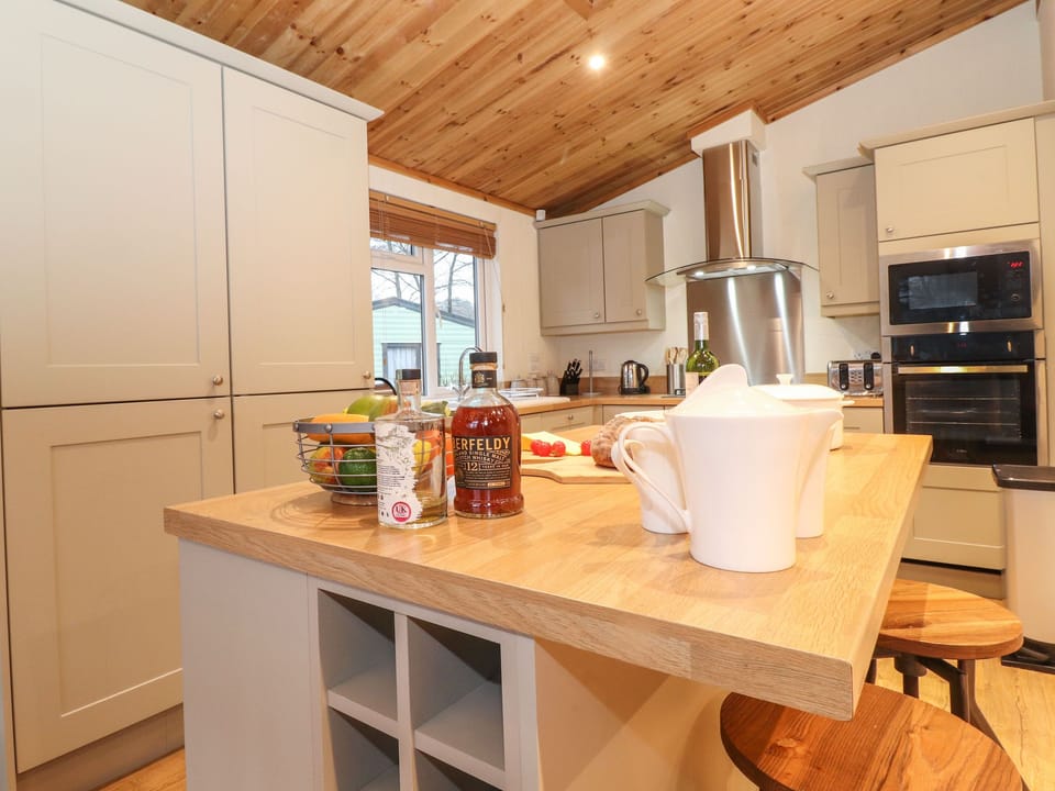 Fridge, dishwasher, electric kettle, toaster