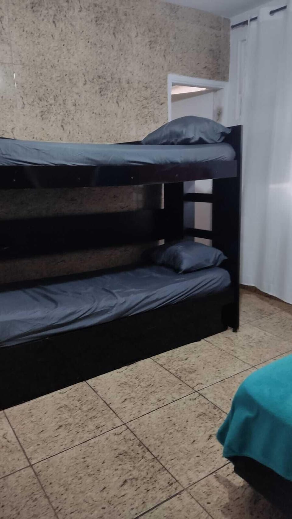 Basic Room | Iron/ironing board, free WiFi, bed sheets