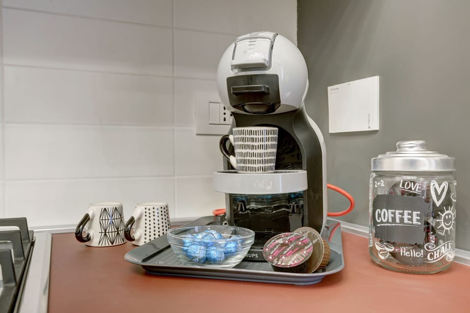 Deluxe Apartment | Coffee and/or coffee maker