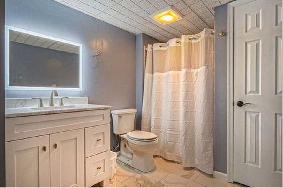 Basement full bath
