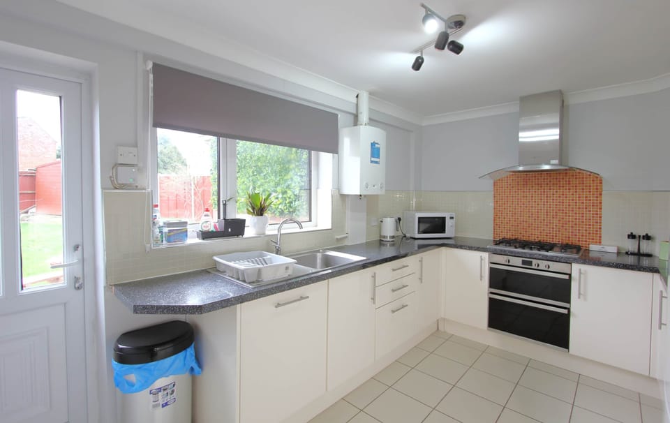 Kitchen 1