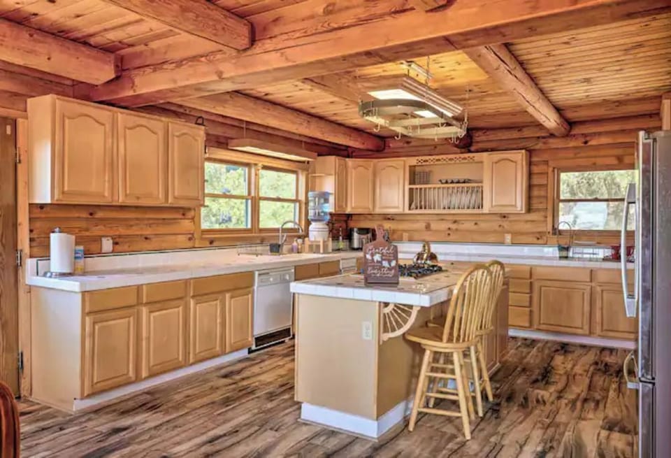 Spacious, functional, well equipped kitchen to serve your needs during the stay
