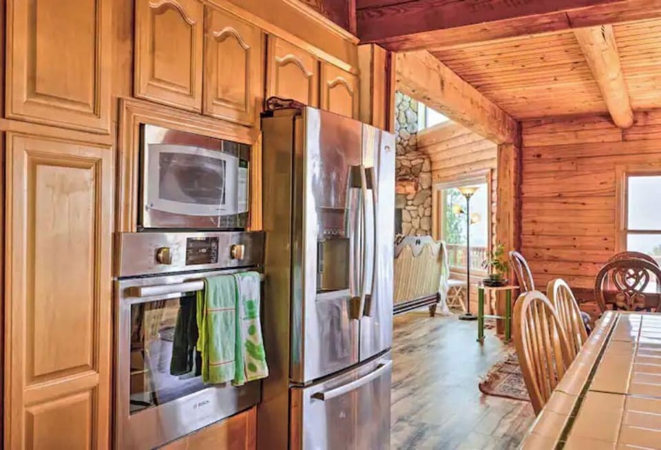 Spacious, functional, well equipped kitchen to serve your needs during the stay