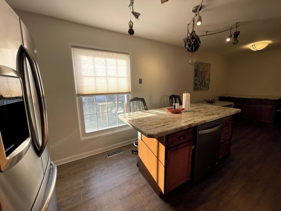 Full Kitchen featuring Island Seating for 2