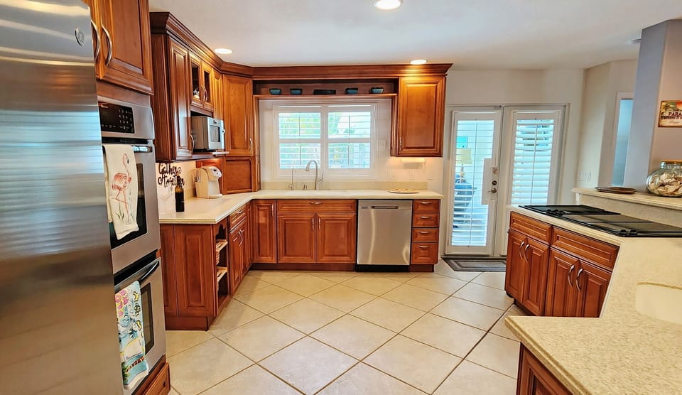 Fully equip kitchen