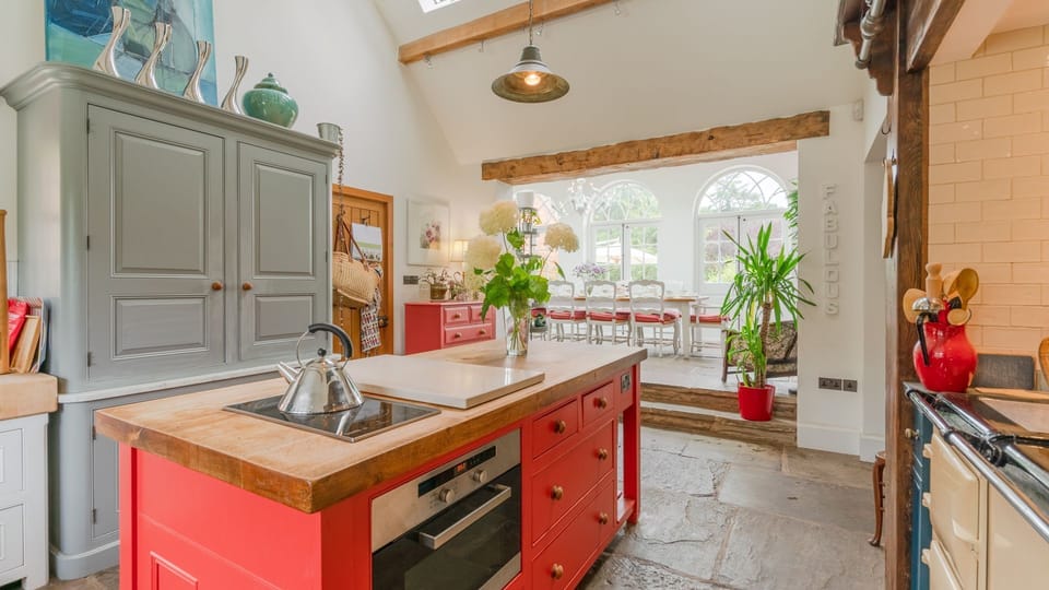Kitchen, Kington Grange, Bolthole Retreats