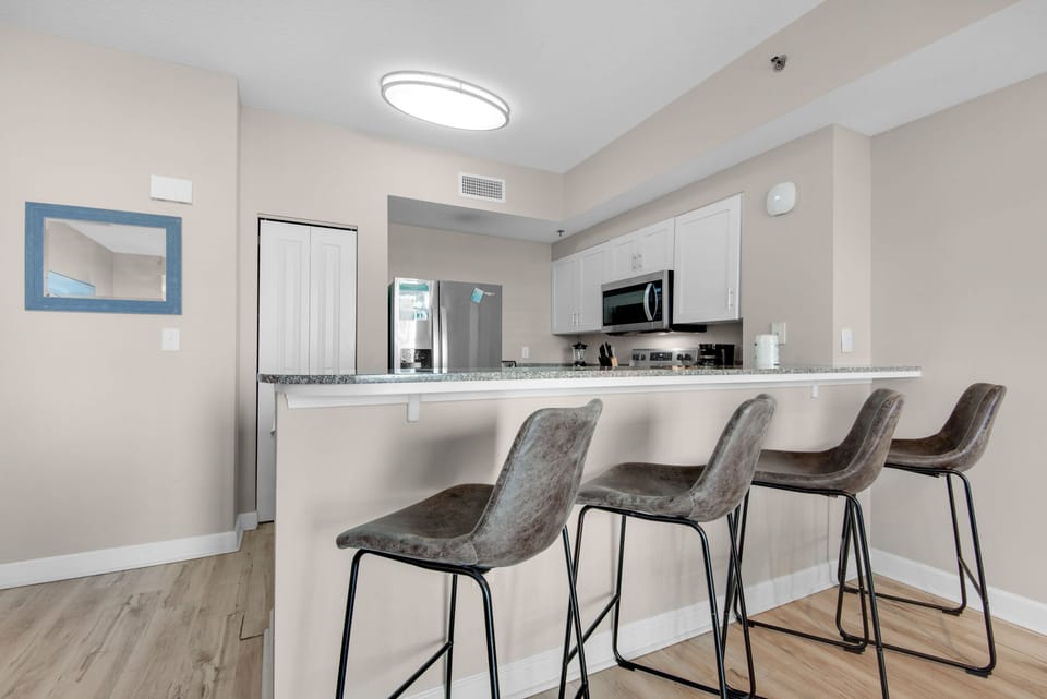 Eat-in bar seating