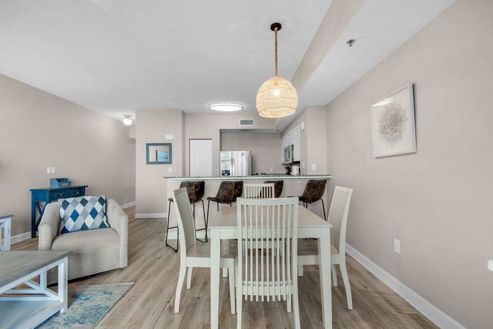 Dining table seating