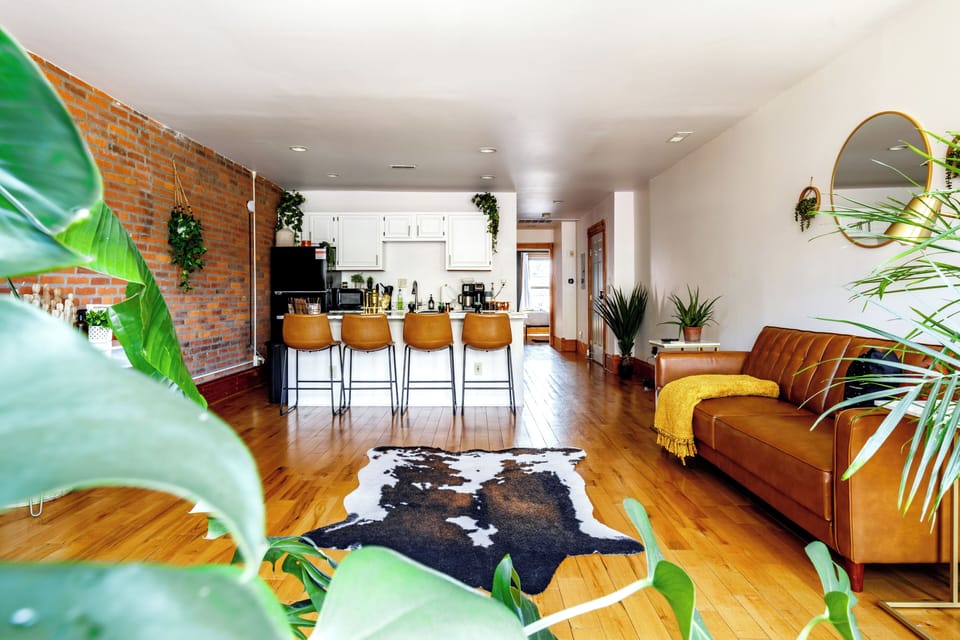 55-inch Smart TV with digital channels, TV, Netflix