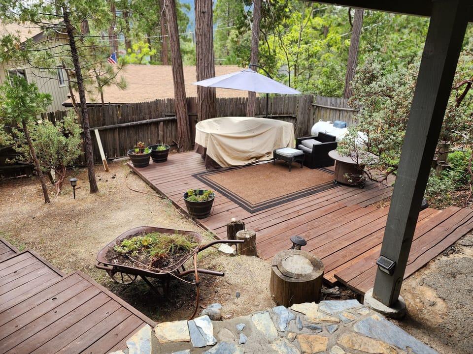 Front deck
