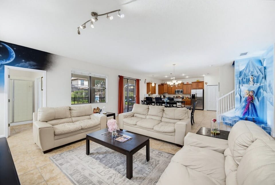 Bright central living room