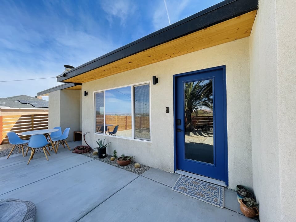 Newly remodeled home. Touch keypad for easy entry!