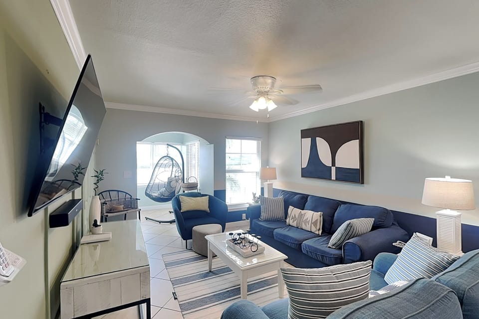 Condo (2 Bedrooms) | Property amenity