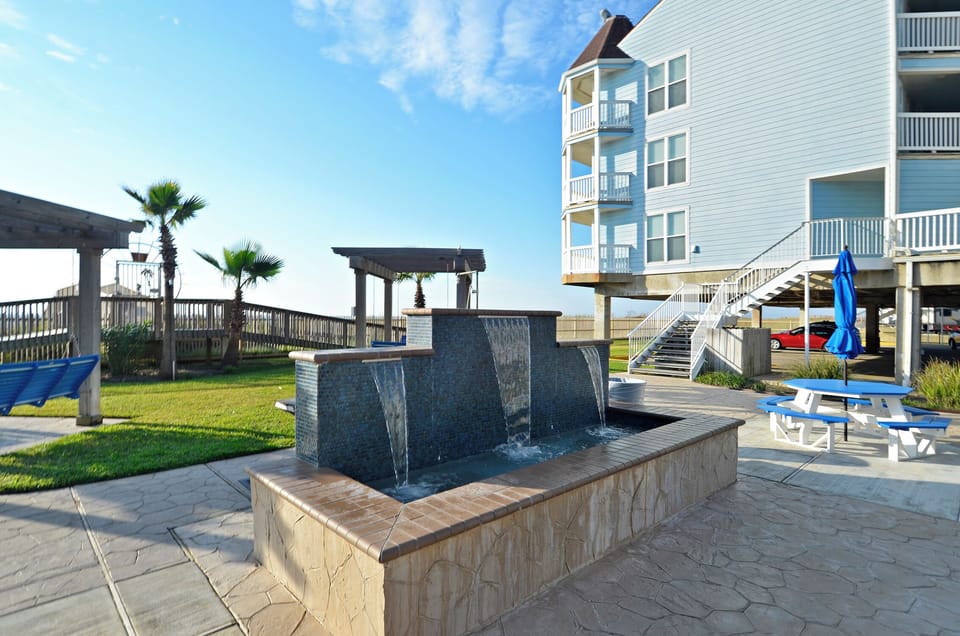 Condo (1 Bedroom) | Property amenity