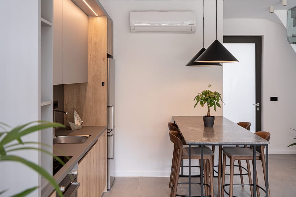 The kitchen offers all essential appliances for a self-catered holiday