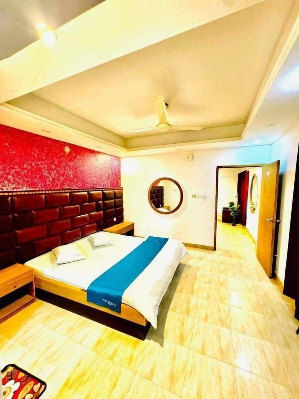 Deluxe Suite | Down comforters, desk, laptop workspace, WiFi (free)