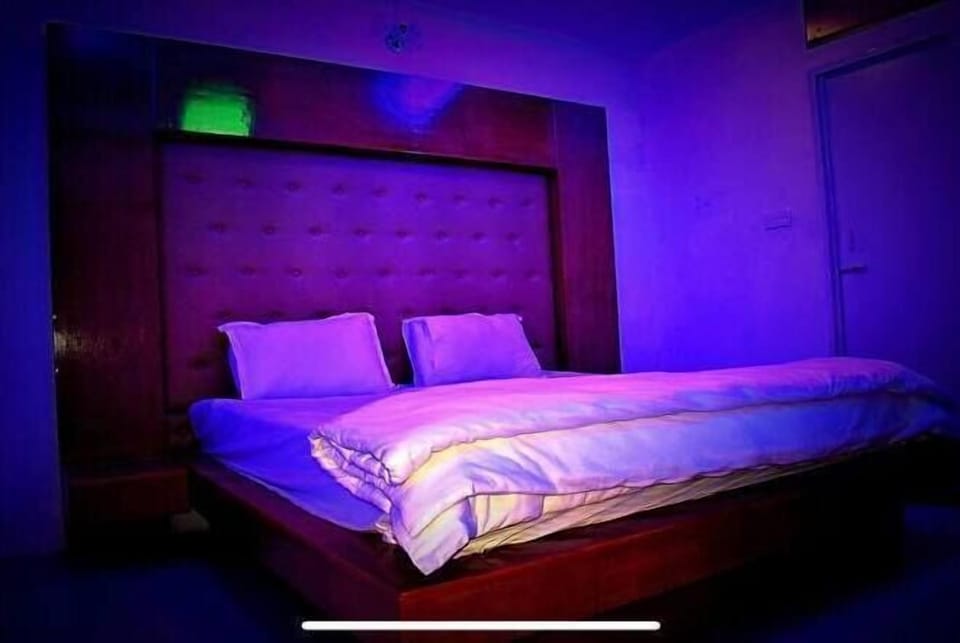 Classic Double Room | Down comforters, individually decorated, individually furnished, desk