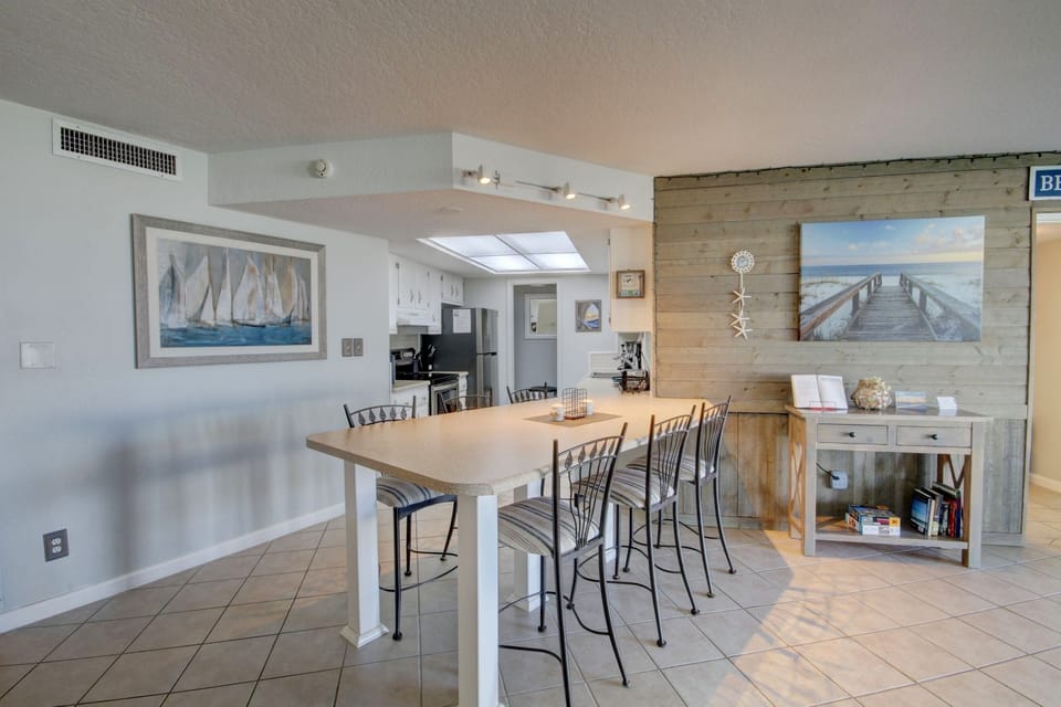 Condo, 1 Bedroom | Private kitchen | Coffee/tea maker, fridge, oven, toaster