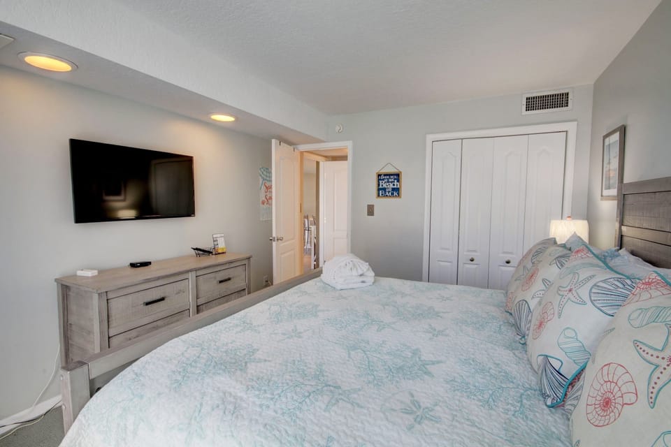 Condo, 1 Bedroom | 1 bedroom, WiFi (free), individually decorated, individually furnished