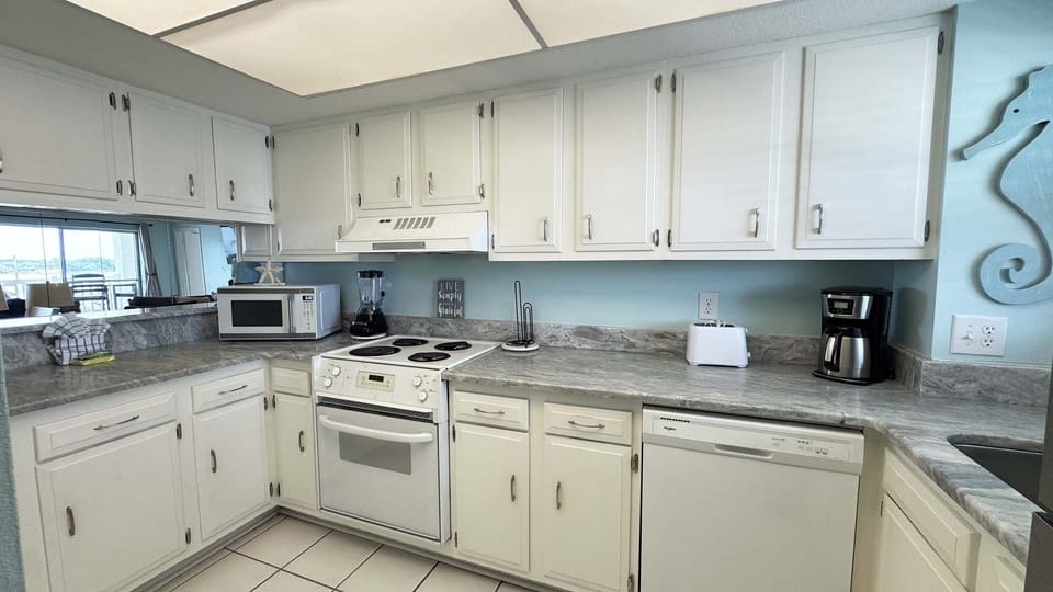 Condo, 2 Bedrooms | Private kitchen | Coffee/tea maker, fridge, oven, toaster