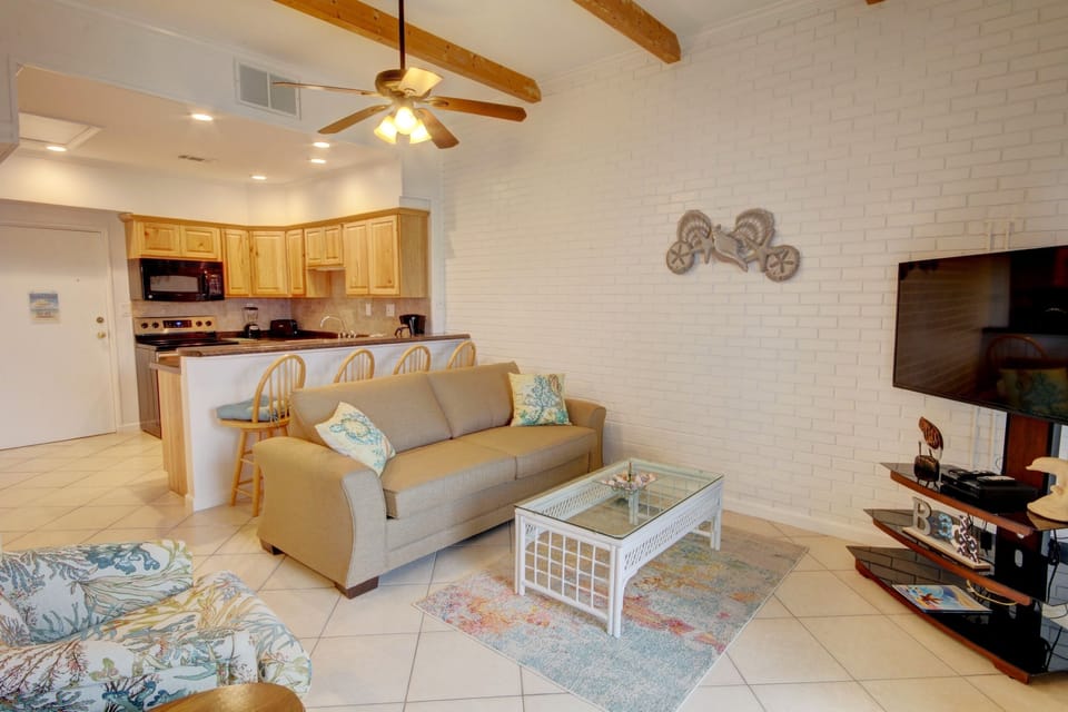 Studio | Living area