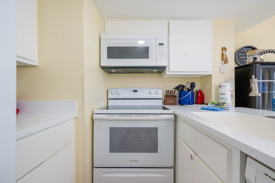 Condo, 2 Bedrooms | Private kitchen | Coffee/tea maker, fridge, oven
