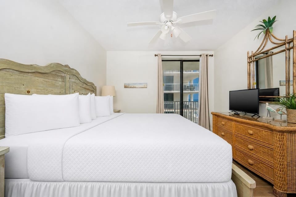 Condo, 3 Bedrooms | 3 bedrooms, WiFi (free), individually decorated, individually furnished