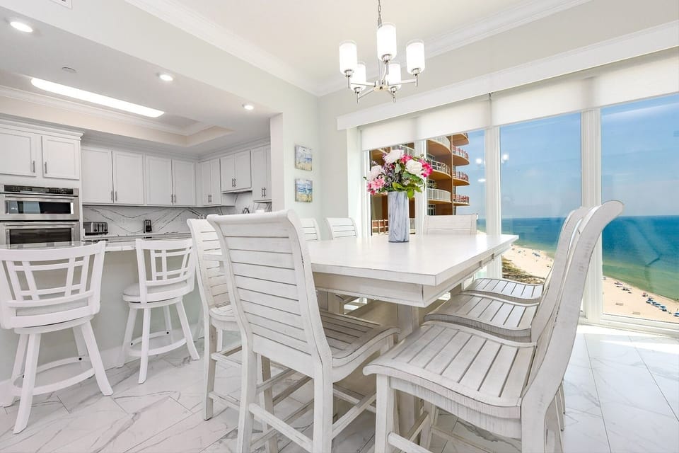 Condo, 4 Bedrooms | Dining