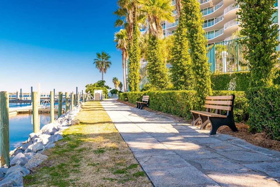 Condo, 2 Bedrooms | Property grounds