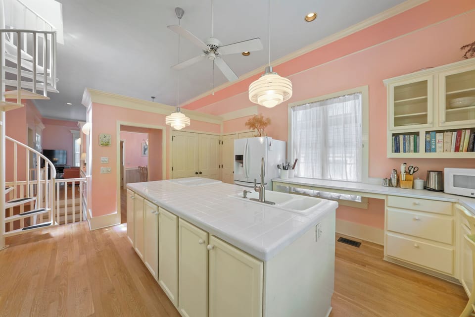 FULL EQUIPPED KITCHEN, WELL STOCKED