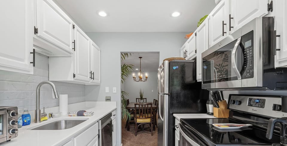 Fully equipped kitchen, drip coffee maker