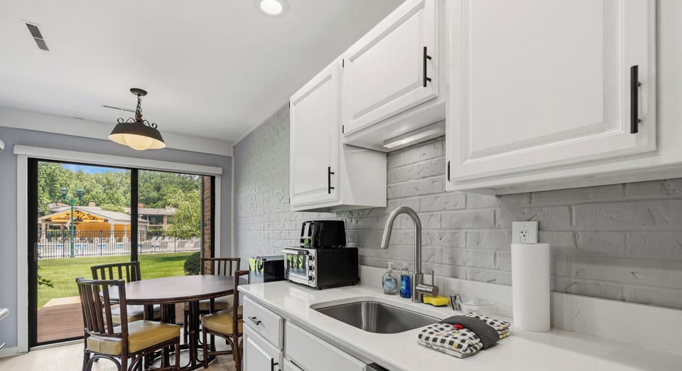 Fully equipped kitchen, drip coffee maker