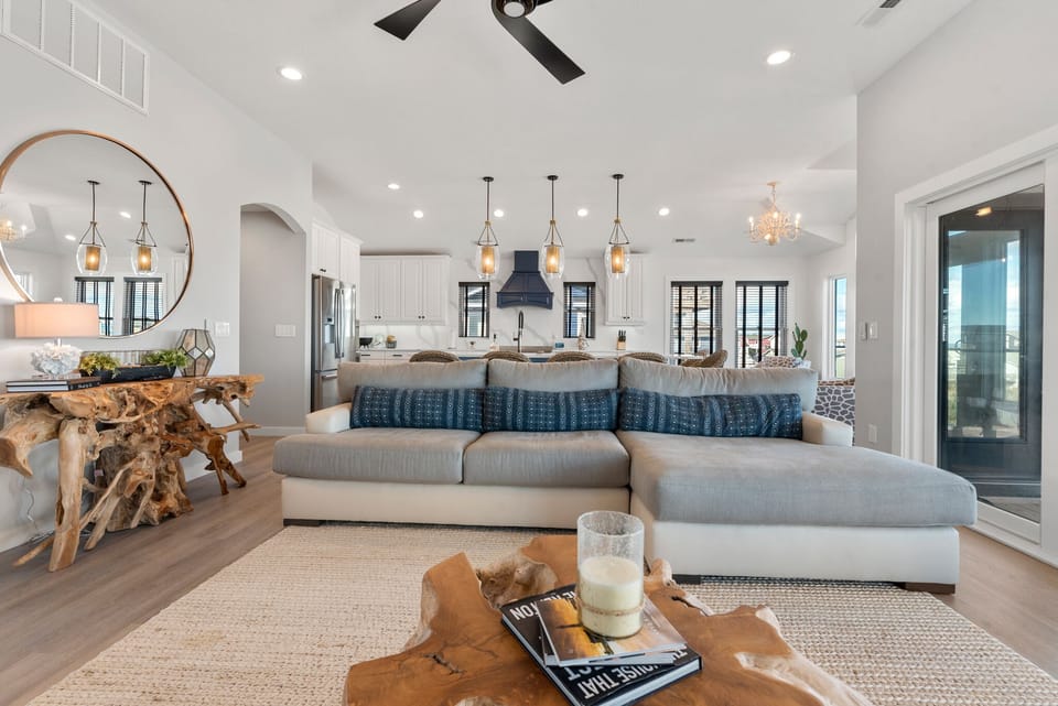 KH3521: Bourbon Beach House | Top Level Living Area