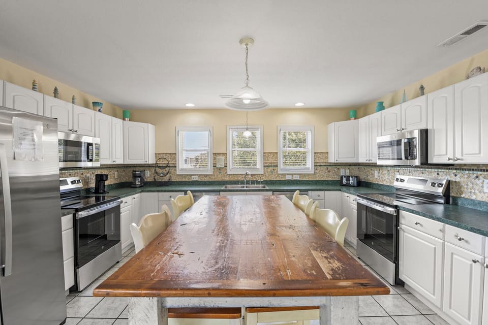 SH200: Beach Bound | Top Level Kitchen