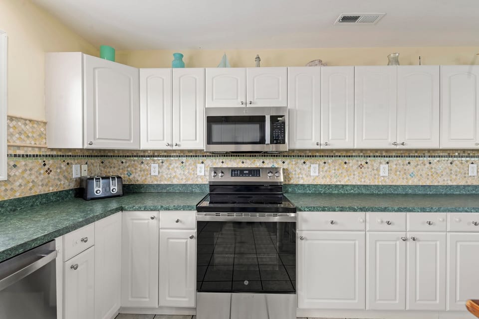 SH200: Beach Bound | Top Level Kitchen