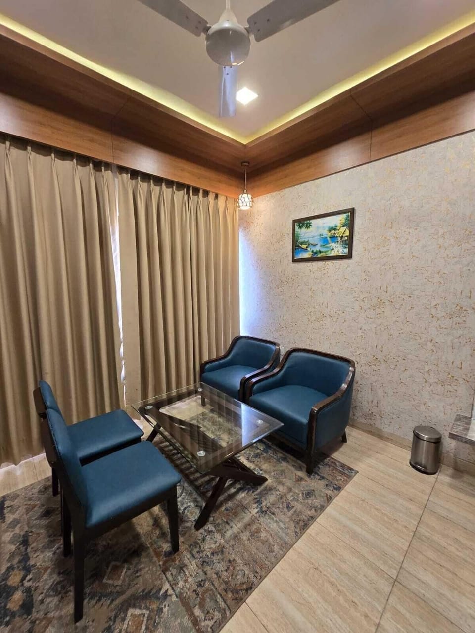 Sea View Suite Room | Minibar, individually furnished, desk, soundproofing