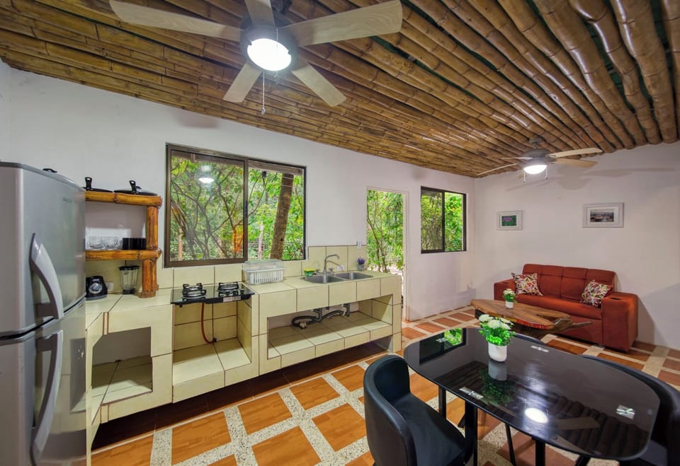Bamboo Family | Private kitchen | Fridge, coffee/tea maker, cookware/dishes/utensils