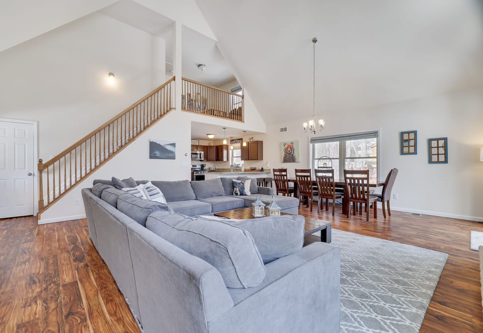 Main Living & Dining Room