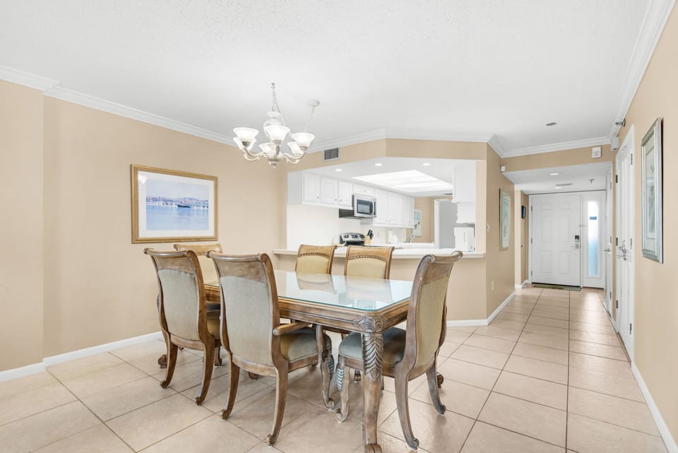 Dining to kitchen view