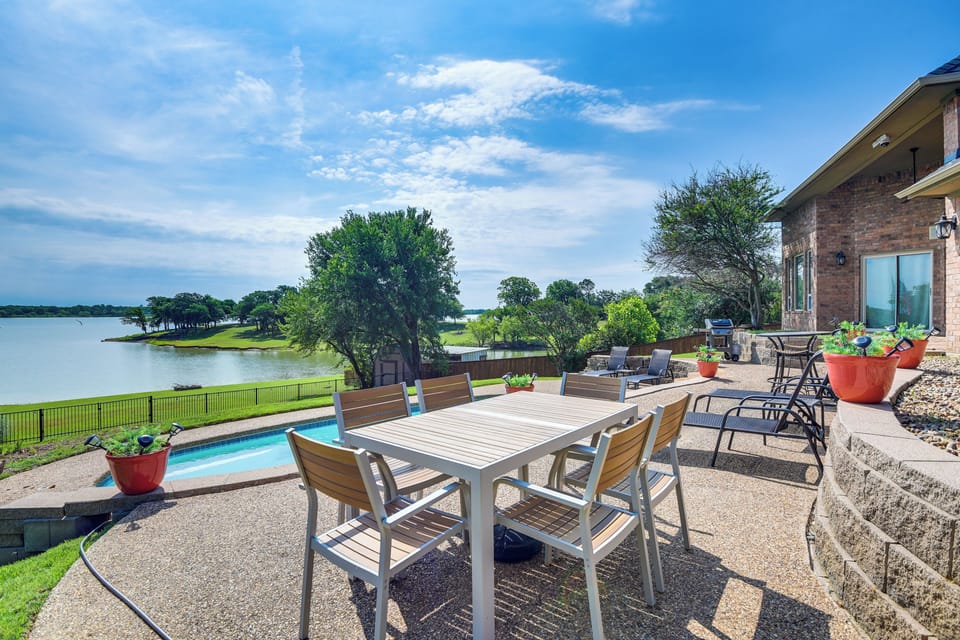 Furnished Patio