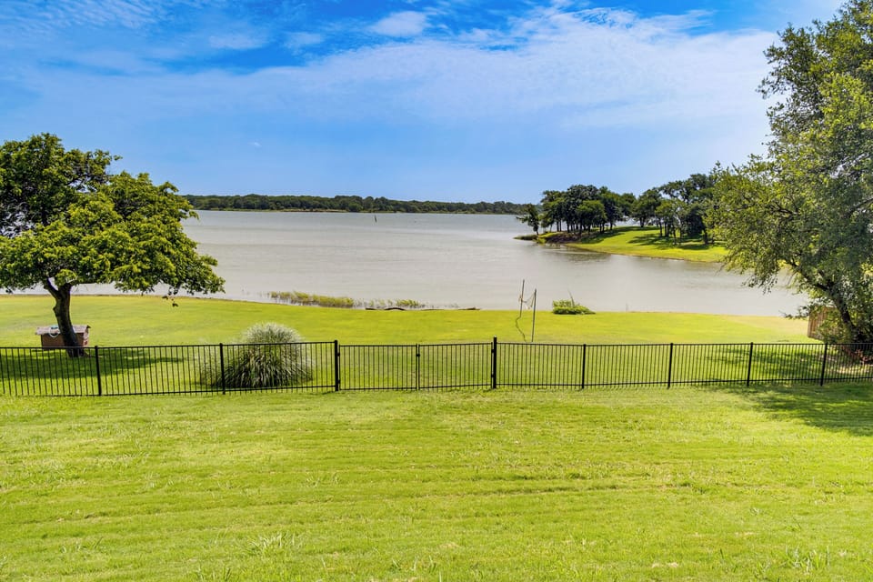 Lake Views & Access
