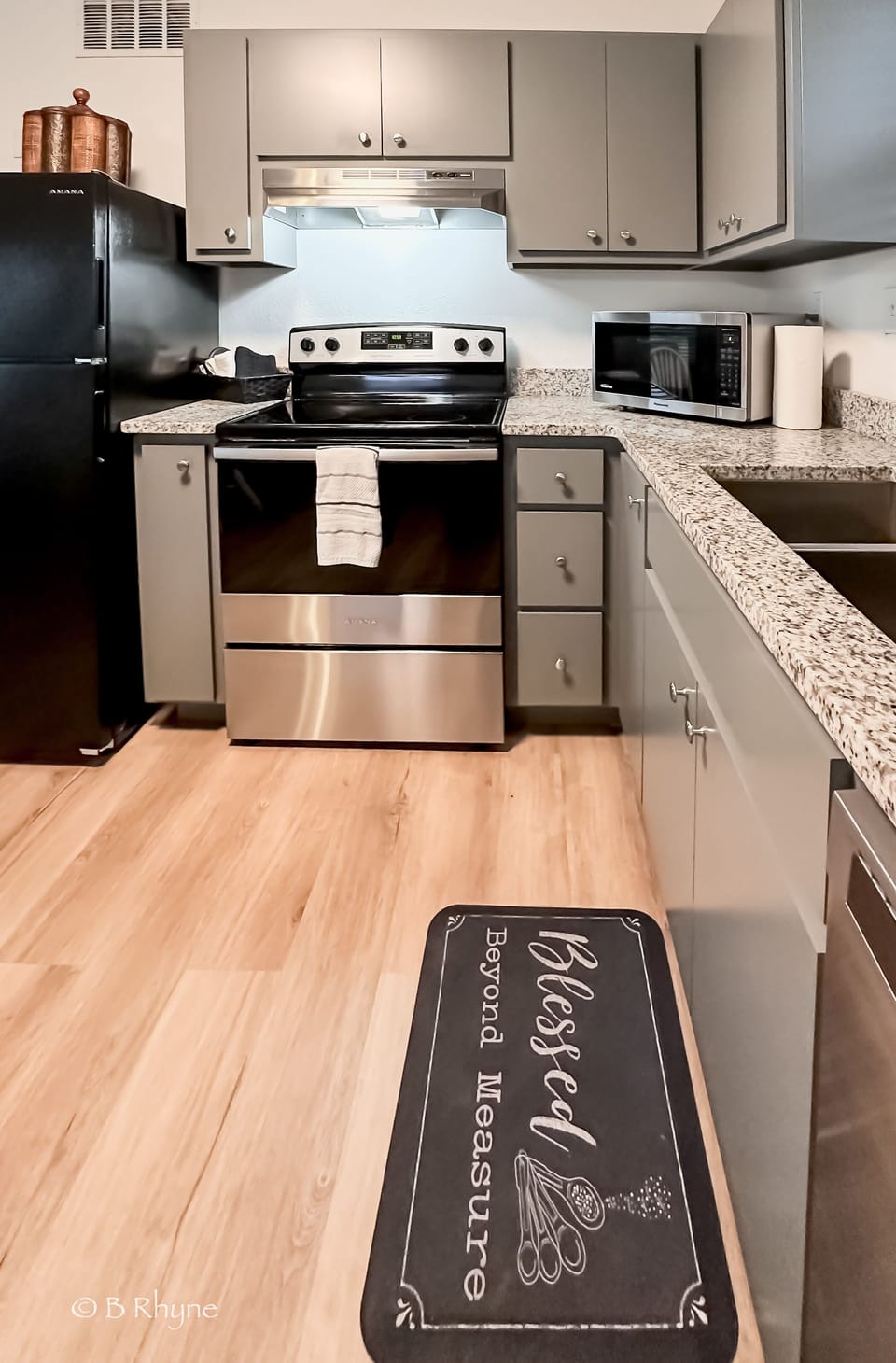 Full kitchen