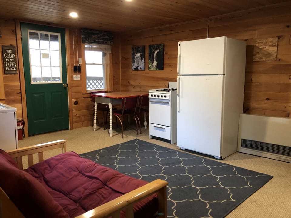 Standard Cabin, 2 Bedrooms, River View | Living area