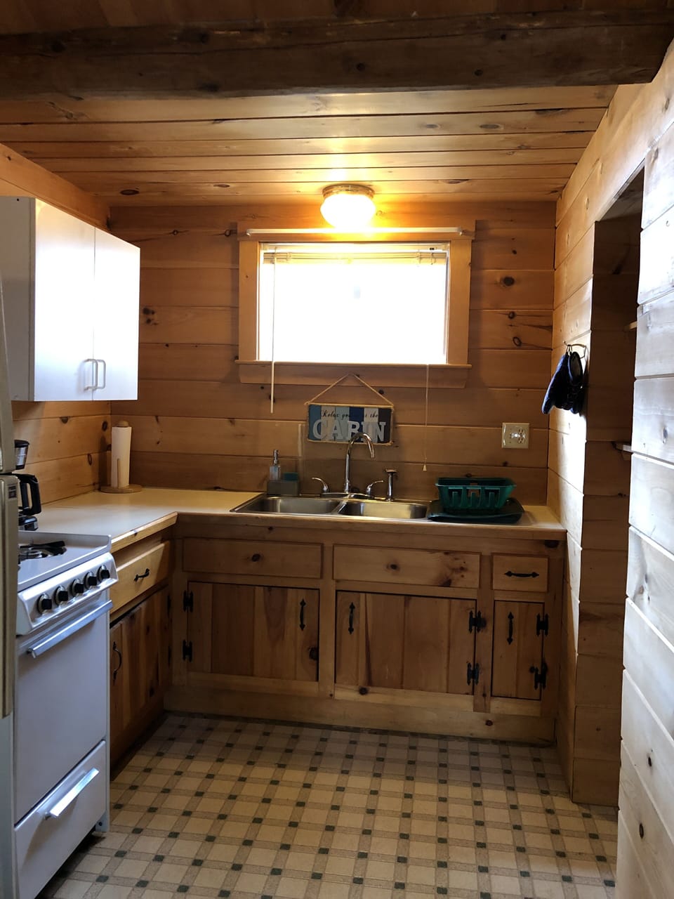 Cabin, 2 Bedrooms, River View | Private kitchen | Full-size fridge, microwave, oven, stovetop