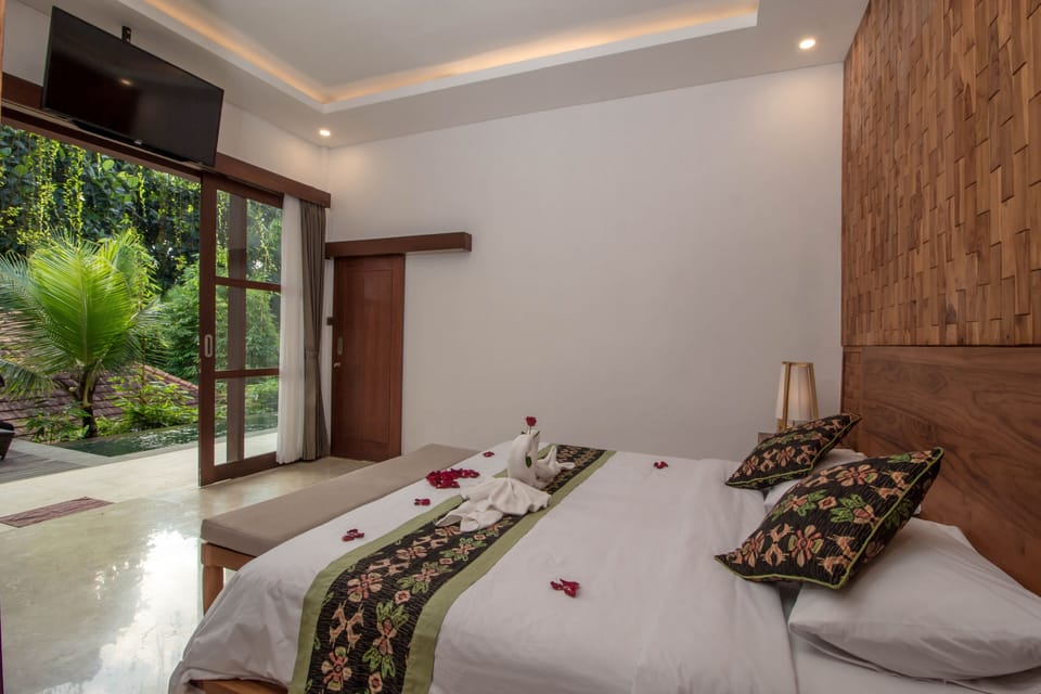 Luxury Villa, 2 Bedrooms, Non Smoking, Valley View | Egyptian cotton sheets, premium bedding, memory foam beds, minibar