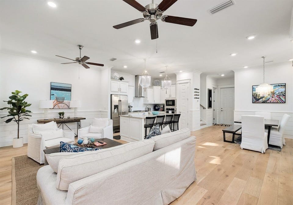 A spacious place perfect for hanging out!